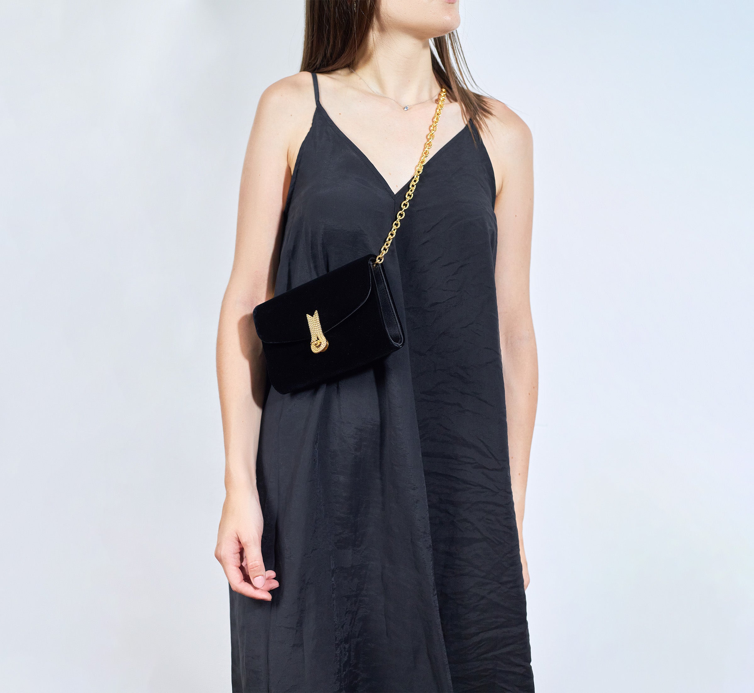 Clutch in velvet black – Amato Daniele